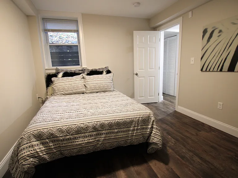 59 Strathmore Rd #1 — Photo 15