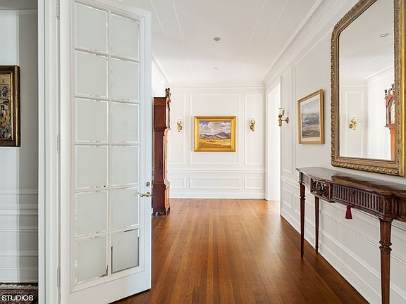 5th image of 233 E Walton Pl #10