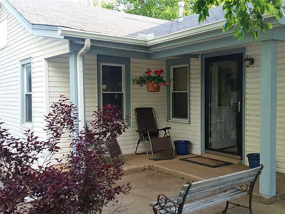 2nd image of 2405 E Elm Ave