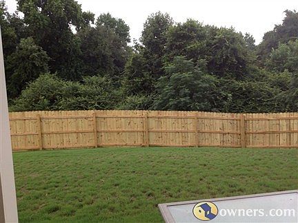 Very Large-Fully Fenced Backyard