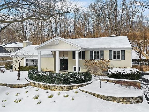 5th image of 545 Sweetwood Ln