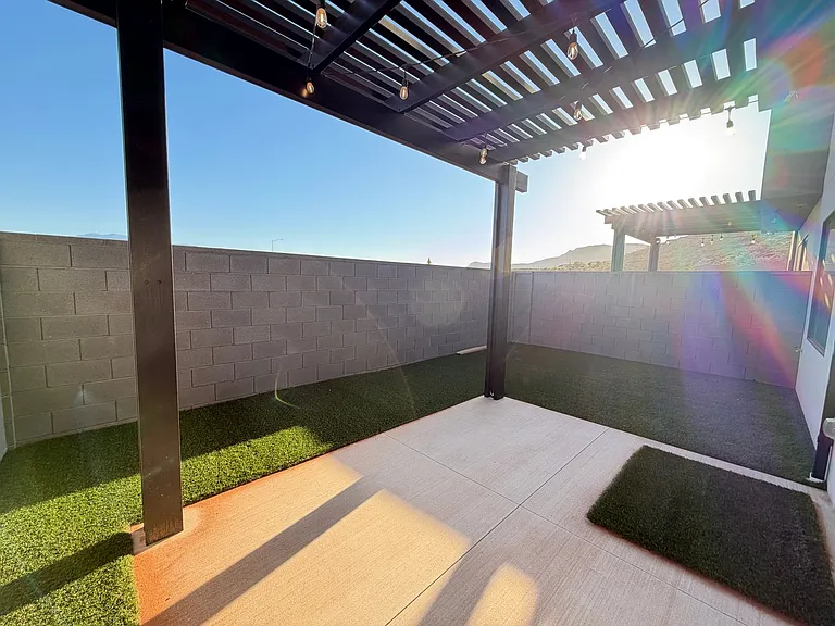602 E Hemsworth Ln — Photo 14