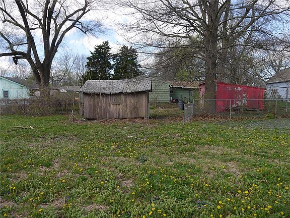5th image of 601 Belton Ave