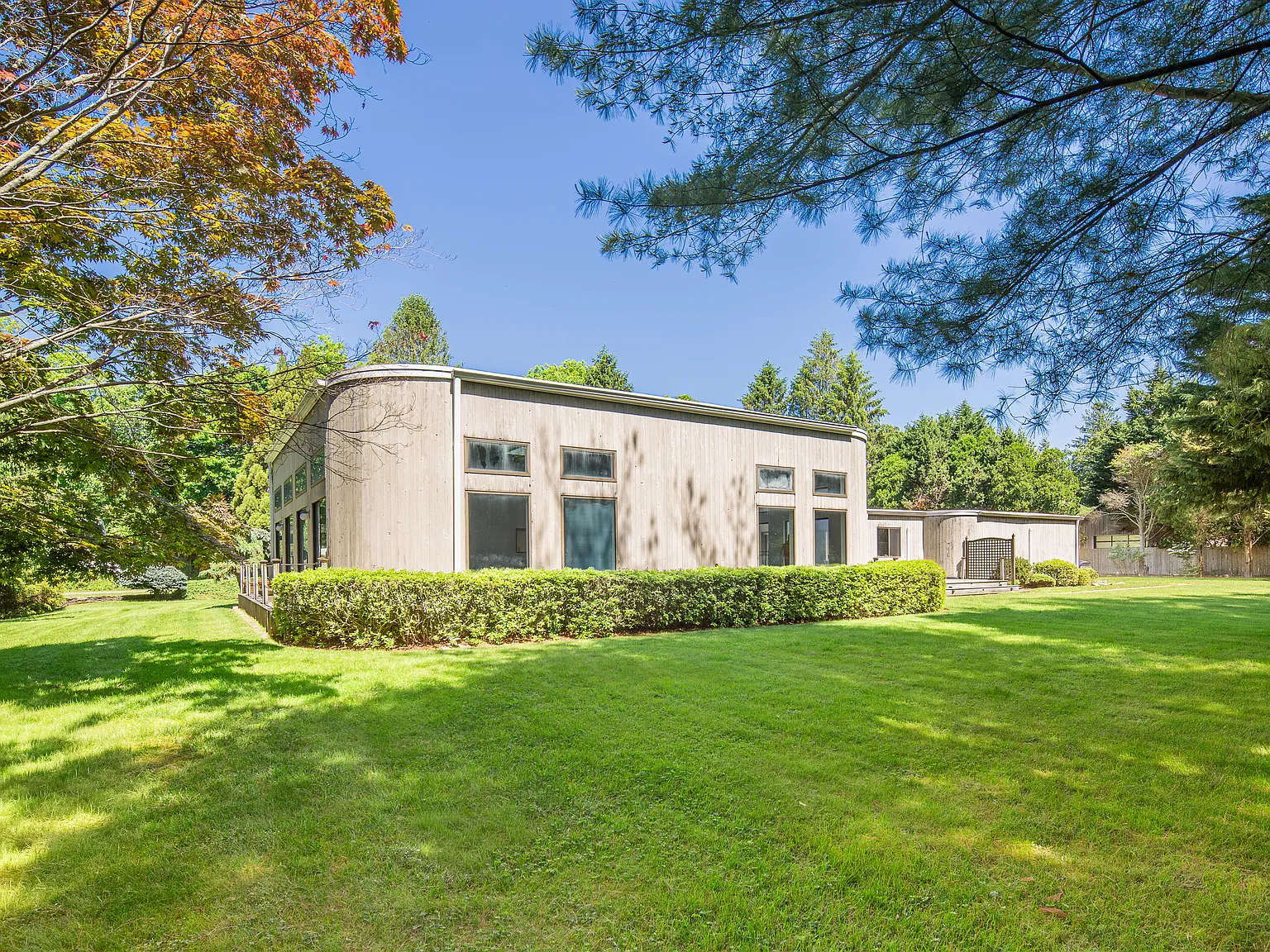 East Hampton Village Fringe — Photo 4
