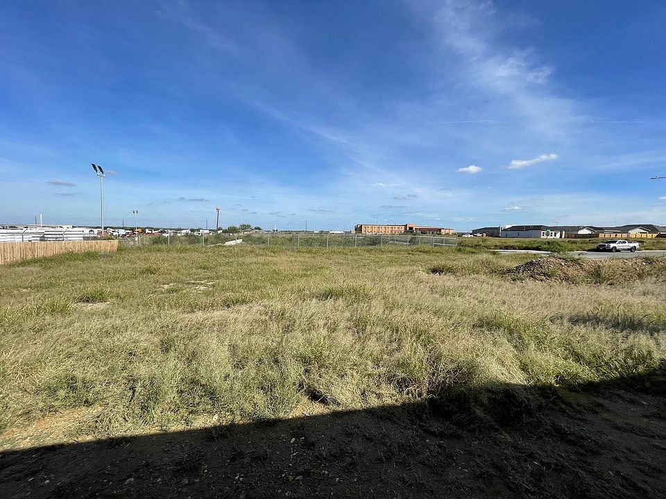 1st image of 6810 El Jinete Dr
