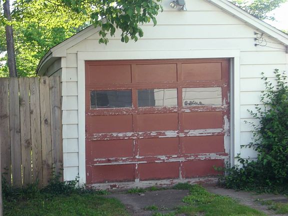 3rd image of 911 S 21st St
