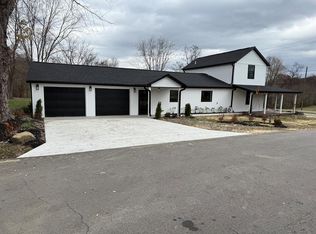 24 Hayes St, Minford, OH 45653