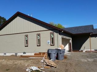 207 SE Hope Ct, Sheridan, OR 97378