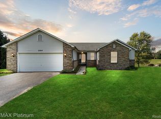 5264 Cranberry Ct, Howell, MI 48843