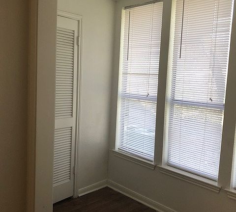 4th image of 123 Lake Meadows Dr