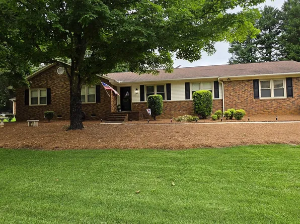 116 Sun Valley Dr, Boiling Springs, SC 29316