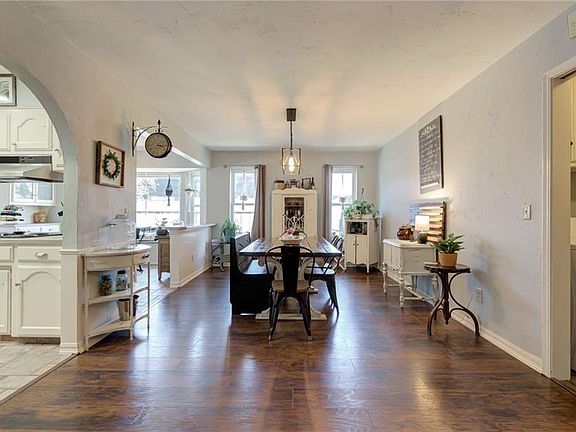 5th image of 9901 S Harvey Ave