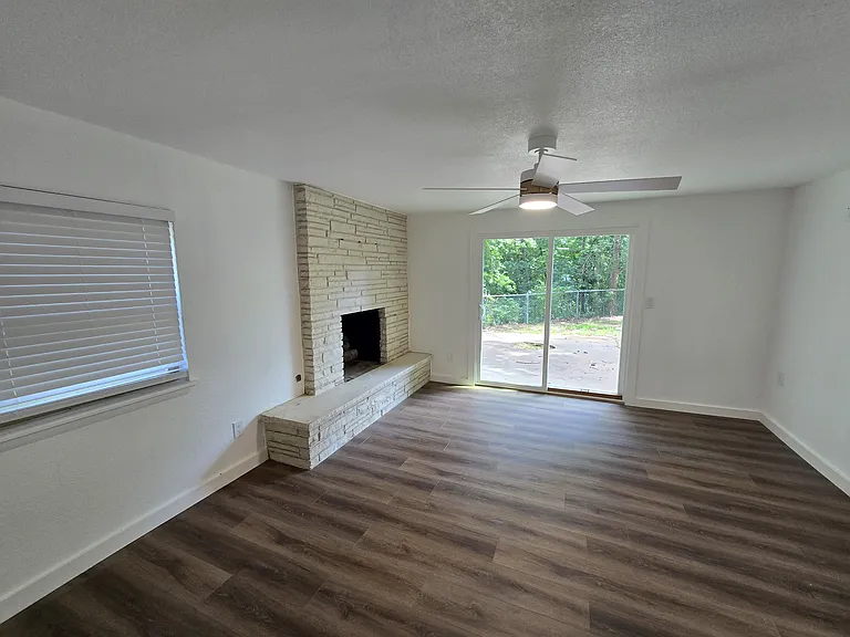 3023 W 53rd St — Photo 11
