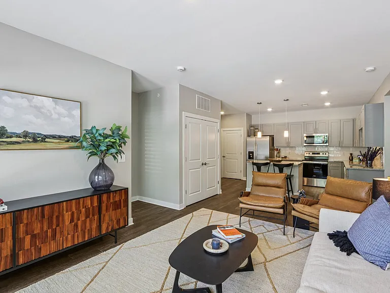 Founders Pointe Apartments — Photo 9