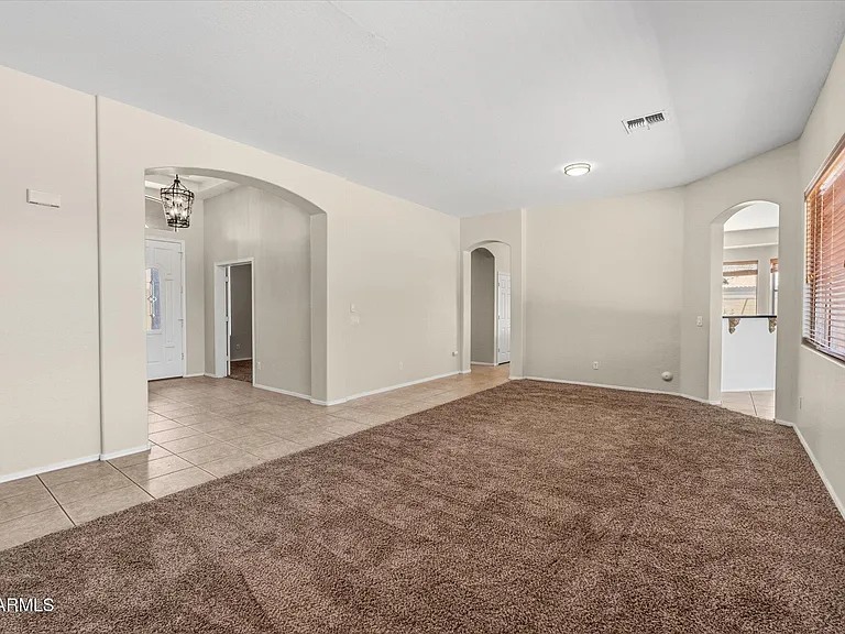 2619 E Hazeltine Way — Photo 5