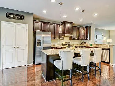 126 Kyle Dr — Photo 2