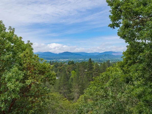 NW Starlite Pl, Grants Pass, OR 97526