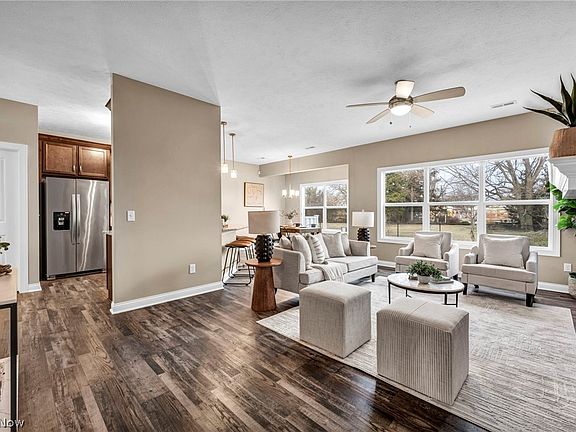 5th image of 137 Larimar Dr