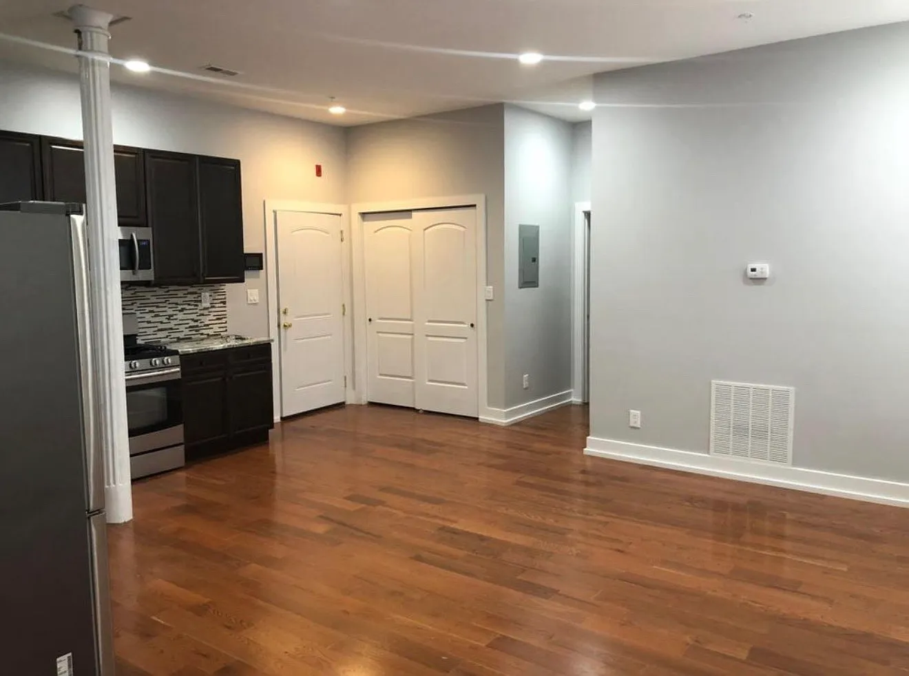 1236 E Columbia Ave — Photo 1