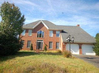 7013 Campbell Dr, Salem, VA 24153