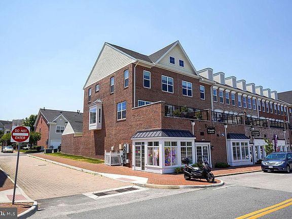 3rd image of 600 Marina Landing Ln #1