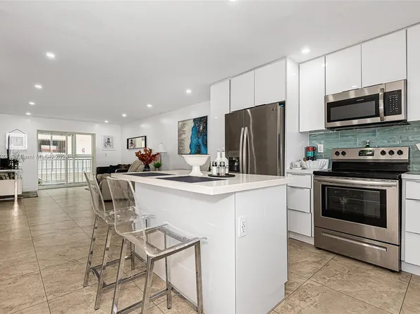 6175 W 20th Ave APT 214, Hialeah, FL 33012