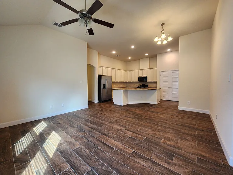 1201 Old FM 306 — Photo 3
