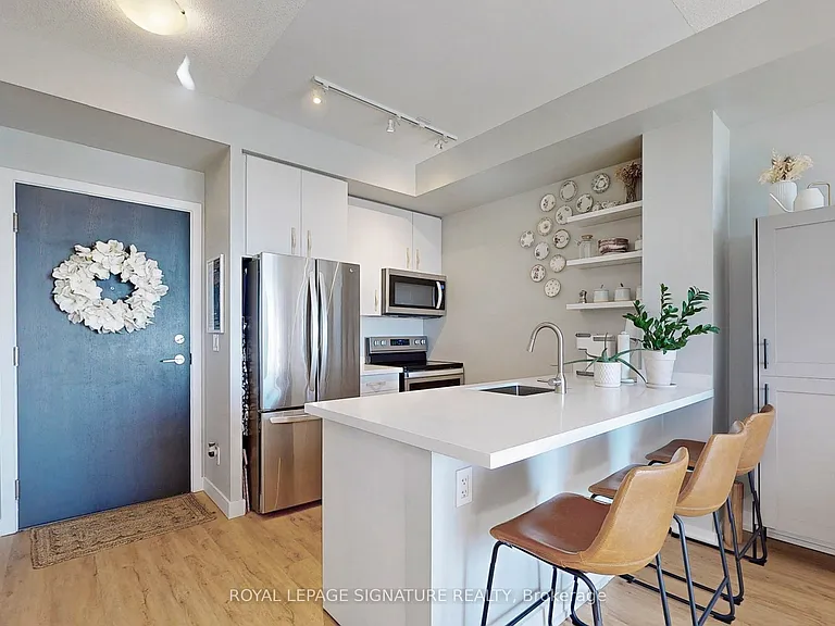 8 Trent Ave #821 — Photo 5