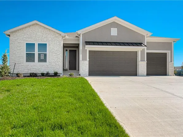 1833 SW Arbor Park Dr, Lees Summit, MO 64082