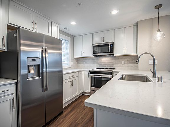3rd image of 1659 N Van Buren St #1661A