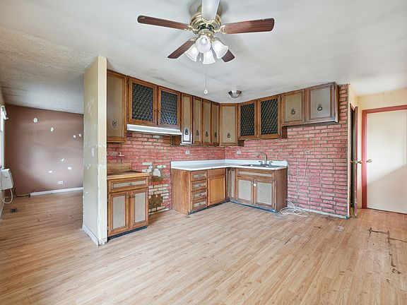2nd image of 1328 Kenmore Ave