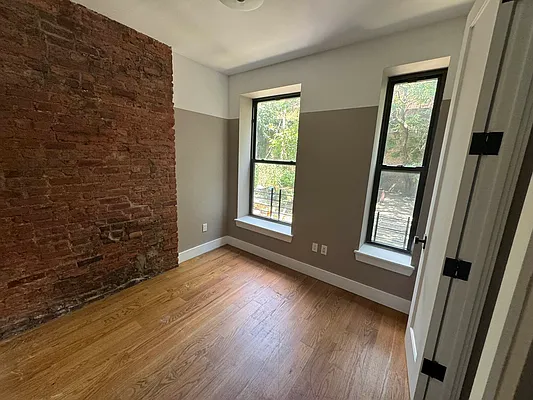 Rented by Delmark Realty LLC | media 39