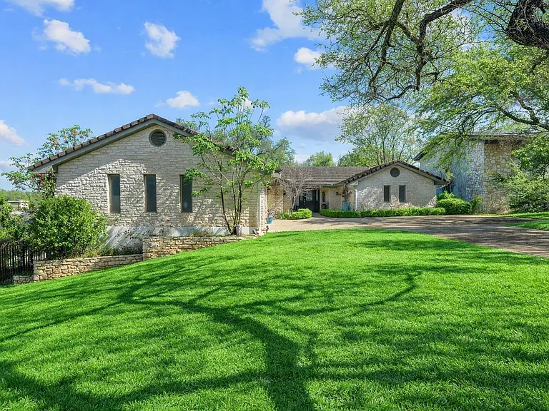 604 Rolling Green Dr — Photo 3
