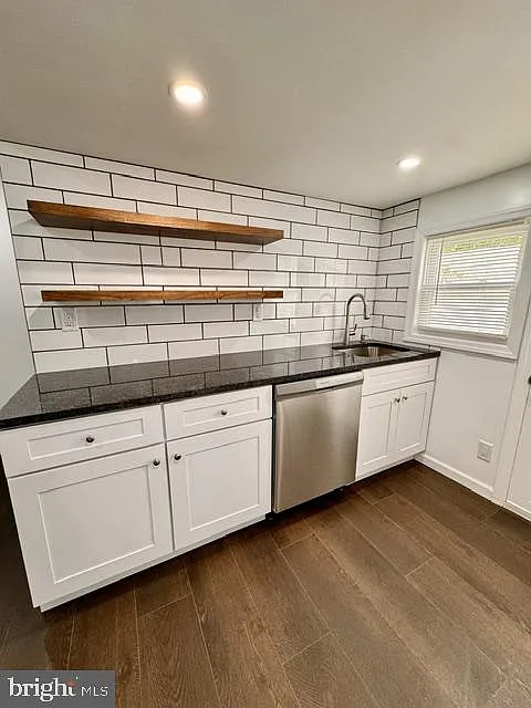 2 bed, 1.0 bath, 770 sqft, $2,400 — Photo 4