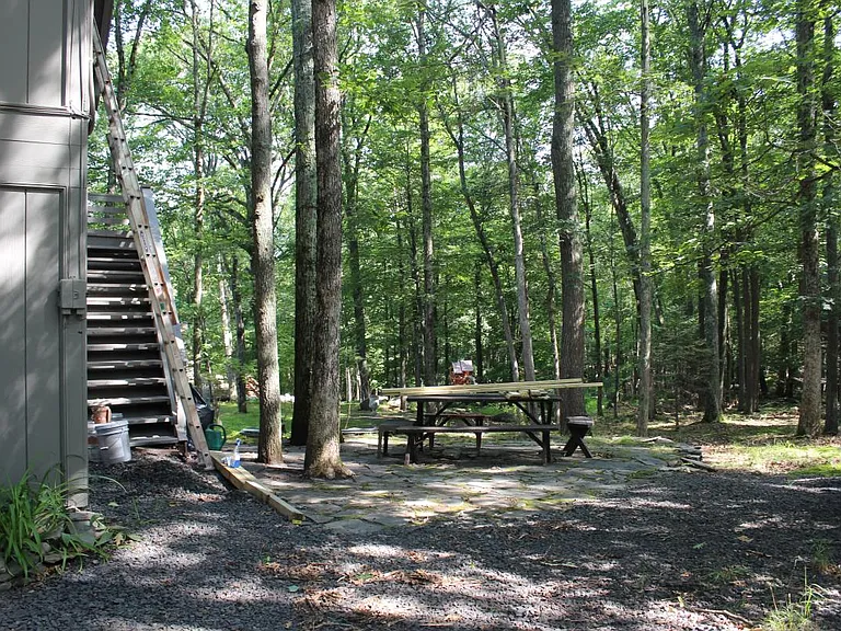 Rear YARD