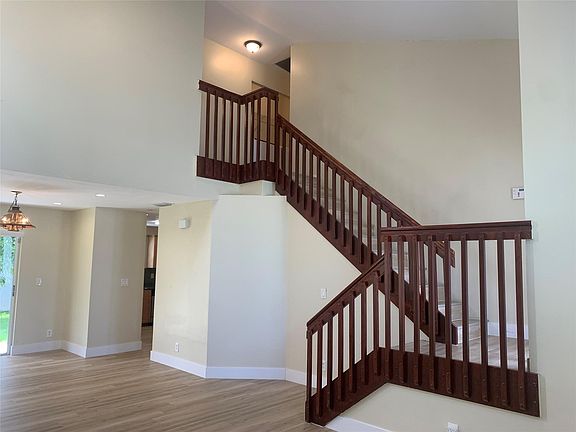4th image of 10700 SW 10th Court
