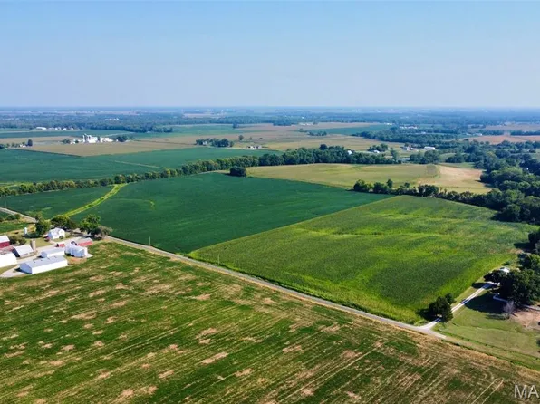 1 Trio Ln, Edwardsville, IL 62025