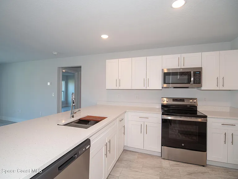 1241 Platt Ave SW — Photo 5