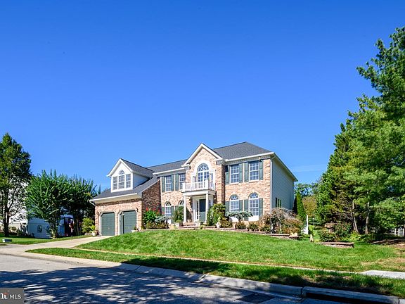 3rd image of 800 Blackcherry Way