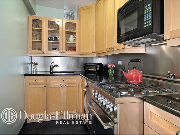 5th image of 142 E 16th St APT 2B