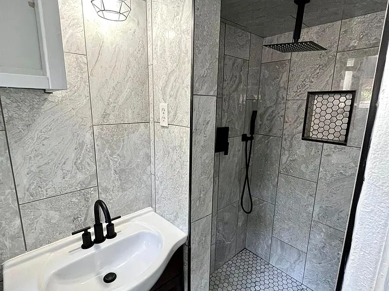 2107 Garvey Dr — Photo 18
