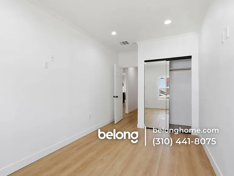 1702 W 43rd St — Photo 13