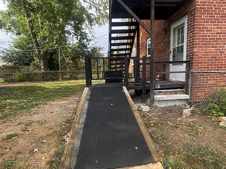 403 S Chase Ave #B — Photo 11
