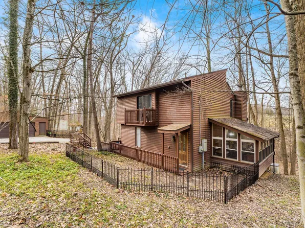 813 Kickapoo Ct, Hideaway Hls, OH 43107