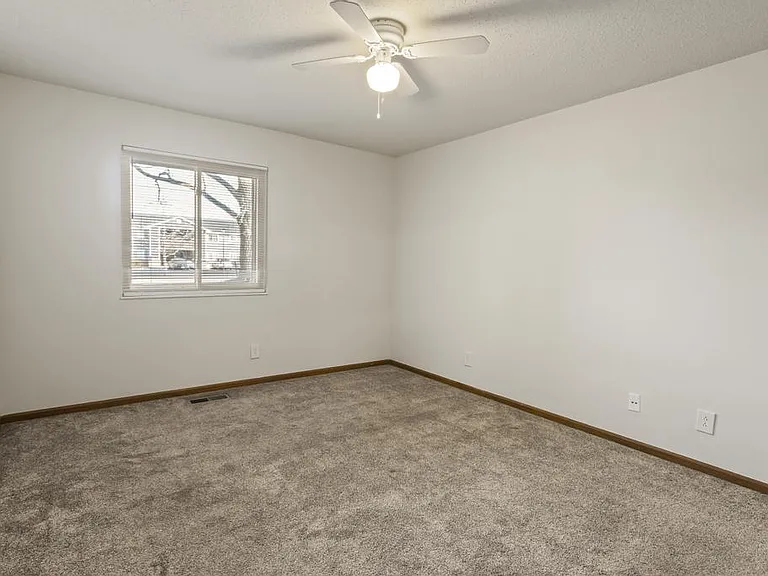 2213 Rockwood Dr — Photo 46