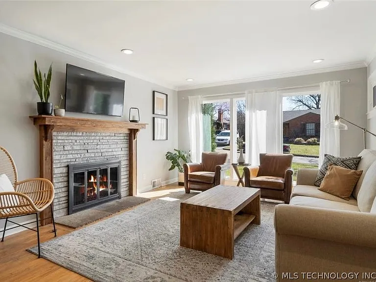 2426 S Louisville Ave — Photo 9