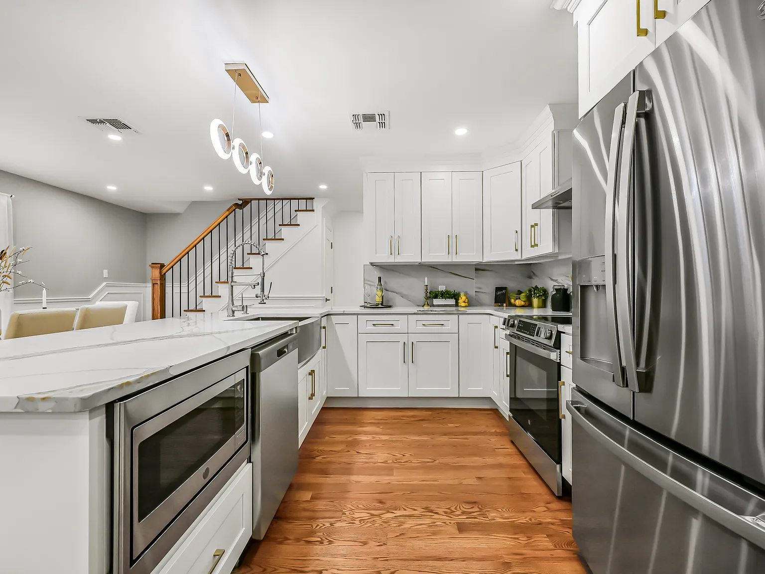 4 bed, 5663 sqft, $5,400 — Photo 3