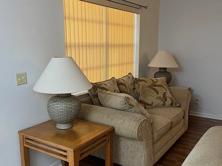 434 Normandy Ln #J — Photo 7