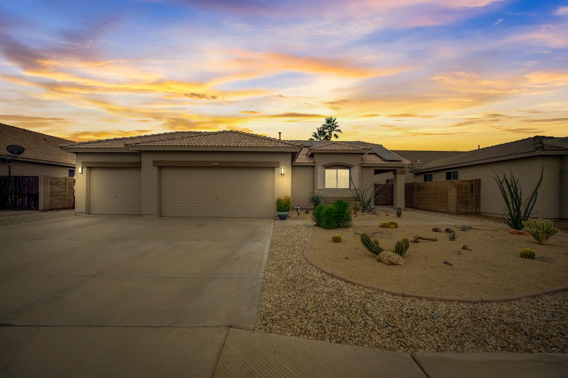 8627 W Canterbury Dr, Peoria, AZ 85345 MLS 6636633 Zillow