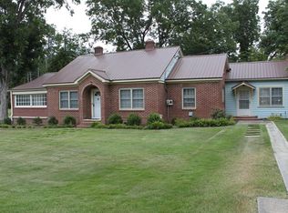 122 Cook St, Royston, GA 30662